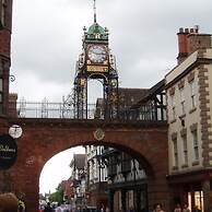 The Racecourse Gathering 5 Bed - Sleeps 12 City Centre