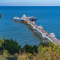 The North Wales Gathering - Hot Tub Sleeps Up 16