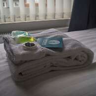 The Storyhouse Gathering 5 Bed - Sleeps 13 City Centre