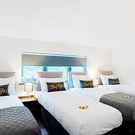 The Leeds Gathering - Hot Tub - EV Charging