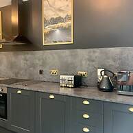 The Leeds Gathering - Hot Tub - EV Charging