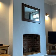 The Deeside - North Wales Sleeps up to 7