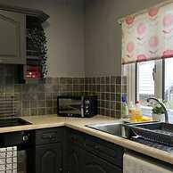 The Deeside - North Wales Sleeps up to 7