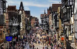 The Deeside - North Wales Sleeps up to 7