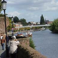 The Deeside - North Wales Sleeps up to 7