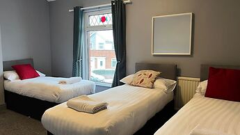 The Deeside - North Wales Sleeps up to 7