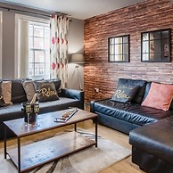 The Gathering Chester 4 Sleeps 14 Very Close to City Centre