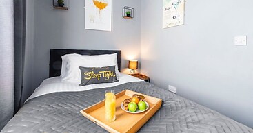 The Gathering Chester 4 Sleeps 14 Very Close to City Centre