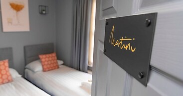 The Gathering Chester 4 Sleeps 14 Very Close to City Centre