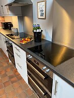The North Wales Gathering - 9 Bedroom - EV Charging