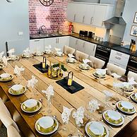 The North Wales Gathering - 9 Bedroom - EV Charging