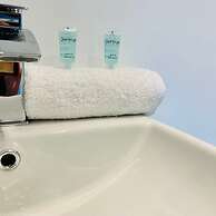 The Upper Gathering - Sleeps Up To 9 Sale