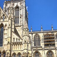 The Gillygate Gathering - Sleeps Up To 16 York City Centre