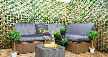 The Gillygate Gathering - Sleeps Up To 16 York City Centre