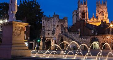 The Gillygate Gathering - Sleeps Up To 16 York City Centre