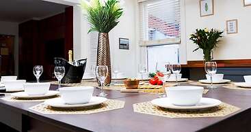 The Gillygate Gathering - Sleeps Up To 16 York City Centre