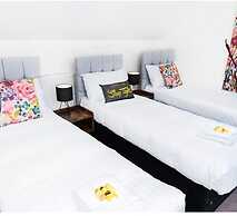 The Gillygate Gathering - Sleeps Up To 16 York City Centre