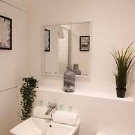 The Sailing Club - 6 Bedroom Hot Tub Town Centre