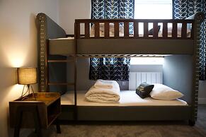 The Sailing Club - 6 Bedroom Hot Tub Town Centre