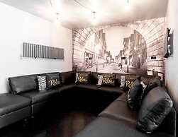 The Sailing Club - 6 Bedroom Hot Tub Town Centre