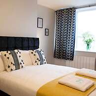 The Sailing Club - 6 Bedroom Hot Tub Town Centre