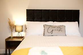 The Sailing Club - 6 Bedroom Hot Tub Town Centre