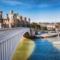 The Sailing Club - 6 Bedroom Hot Tub Town Centre