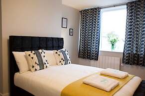 The Sailing Club - 6 Bedroom Hot Tub Town Centre