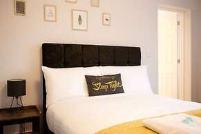 The Sailing Club - 6 Bedroom Hot Tub Town Centre