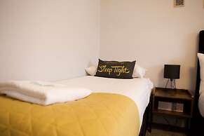 The Sailing Club - 6 Bedroom Hot Tub Town Centre