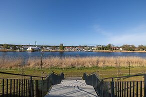 Amazing Studio With Balcony by Renters