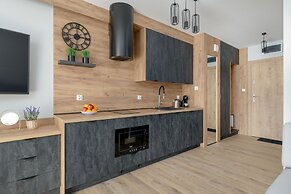 Amazing Studio With Balcony by Renters