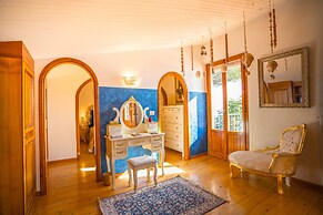 Majestic Villa in Hills of Florence with Gardens Gym Jacuzzi and Sauna