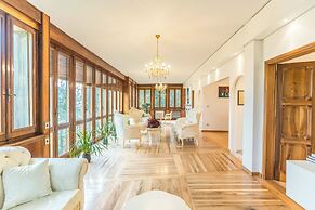 Majestic Villa in Hills of Florence with Gardens Gym Jacuzzi and Sauna