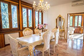 Majestic Villa in Hills of Florence with Gardens Gym Jacuzzi and Sauna