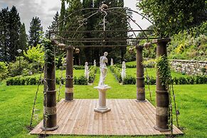 Majestic Villa in Hills of Florence with Gardens Gym Jacuzzi and Sauna