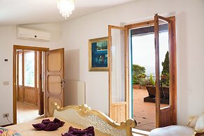 Majestic Villa in Hills of Florence with Gardens Gym Jacuzzi and Sauna