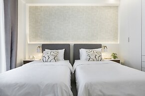 Deluxe Apartment in Kallithea