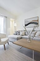 Deluxe Apartment in Kallithea