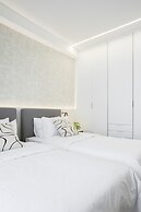 Deluxe Apartment in Kallithea