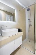 Deluxe Apartment in Kallithea