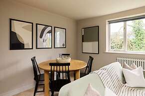 The Twickenham Wonder - Lovely 1bdr Flat With Parking