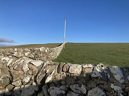 2 Bed-sleeps4-beachfront-free Parking