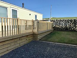 2 Bed-sleeps4-beachfront-free Parking