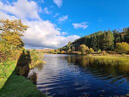 2 Bed-sleeps4-beachfront-free Parking