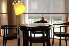 Oceana Suites Ocean Drive