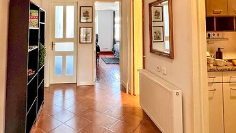 Chic Antique Dana Zagreb center view