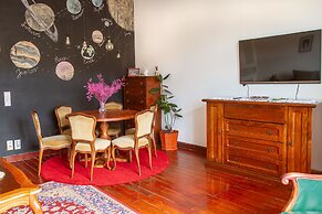 Chic Antique Dana Zagreb center view