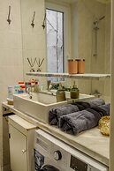 Chic Antique Dana Zagreb center view