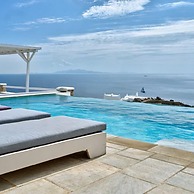 Stunning Villa With Panoramic View